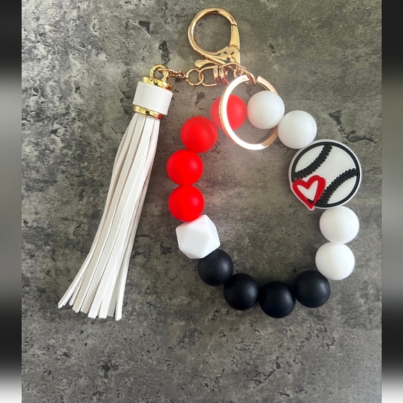 NWT Sports Beaded Wristlet Keychain - Picture 5 of 9